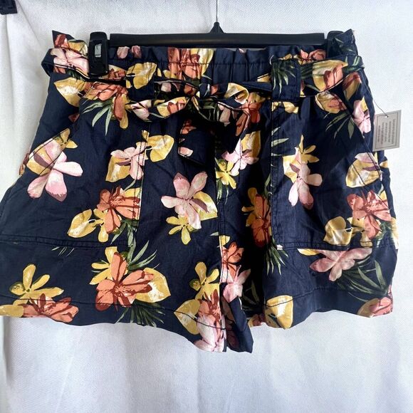 Time & Tru Navy Floral Print NWOT Paperbag Tencel Shorts Size Large (12-14) - Picture 11 of 11